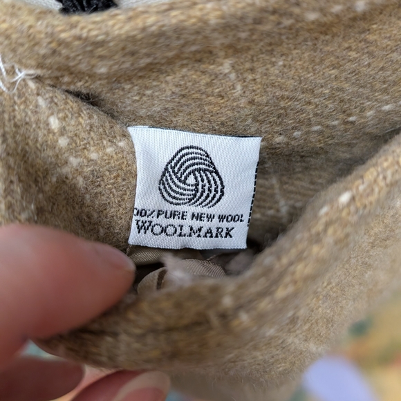 Ralph Lauren Tan Plaid Mini Skirt with Buckle - Picture 6 of 7